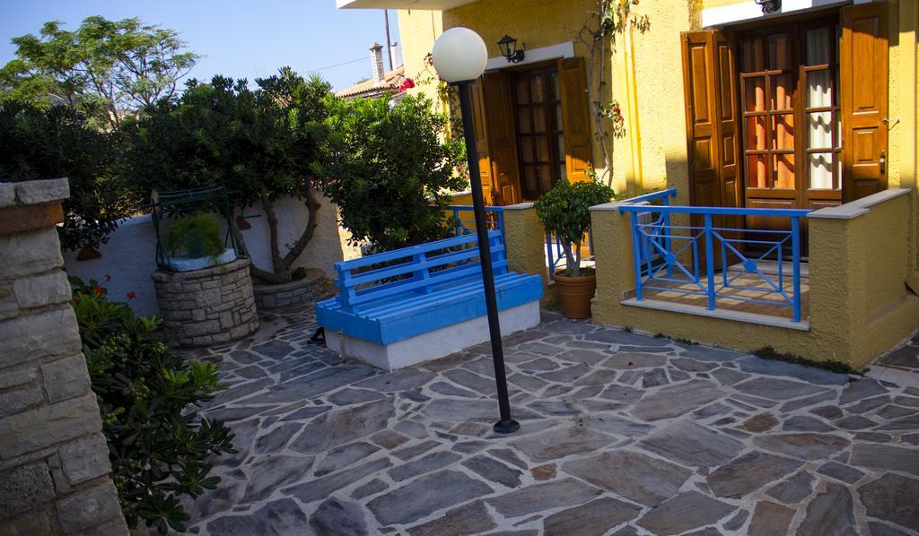 Hesperia Hotel Karlovassi Esterno foto