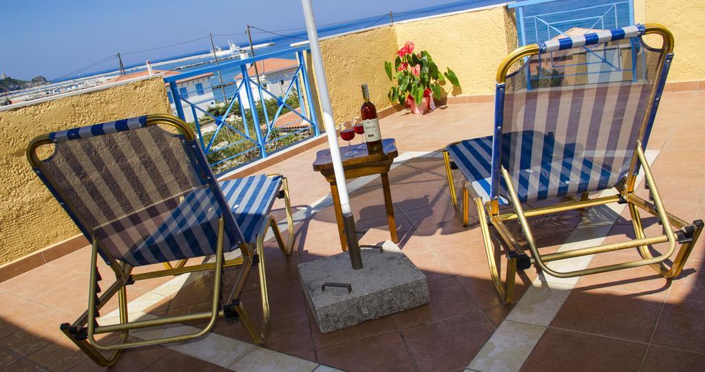 Hesperia Hotel Karlovassi Esterno foto