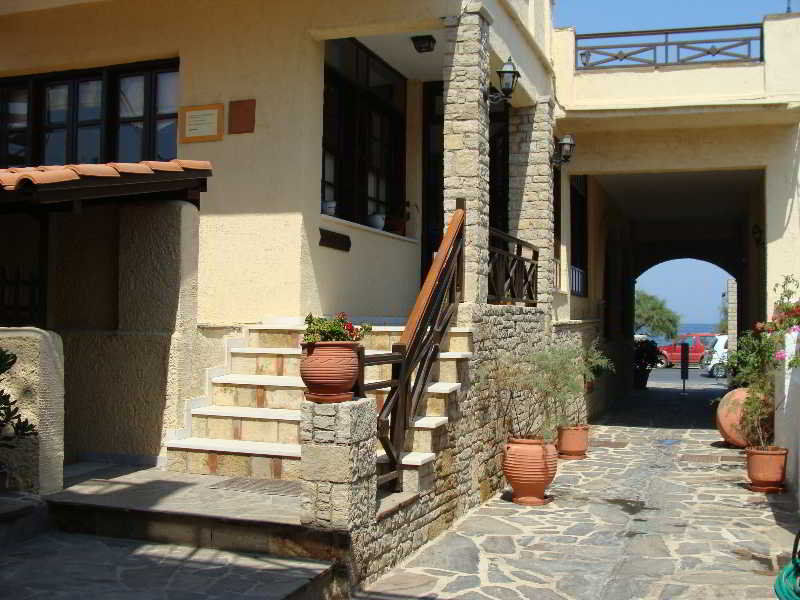 Hesperia Hotel Karlovassi Esterno foto