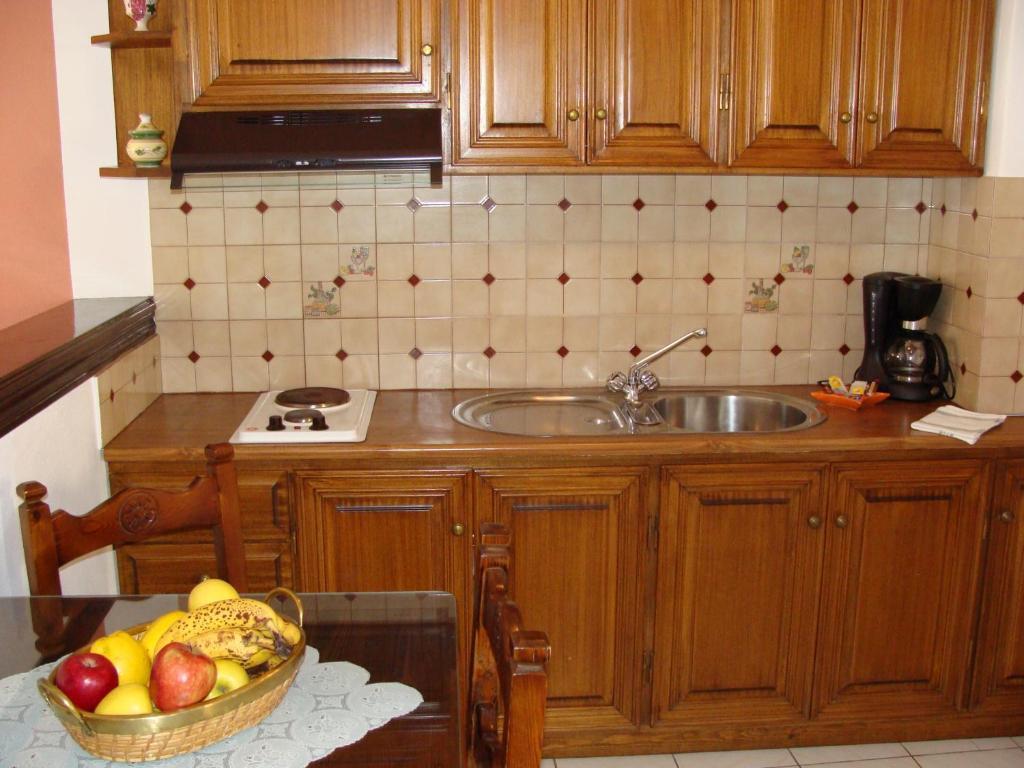 Hesperia Hotel Karlovassi Esterno foto