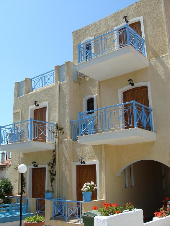 Hesperia Hotel Karlovassi Esterno foto